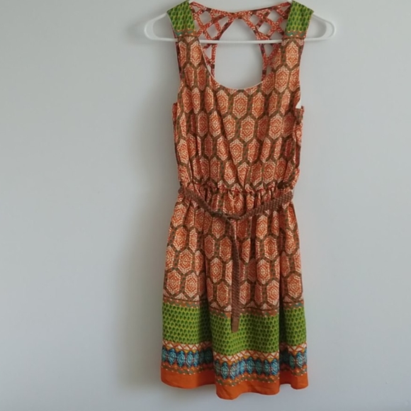 Love Reign Dresses & Skirts - Love Reign beautiful dress size M
